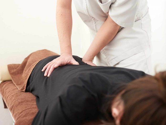 The Pros and Cons of Chiropractic Adjustment
