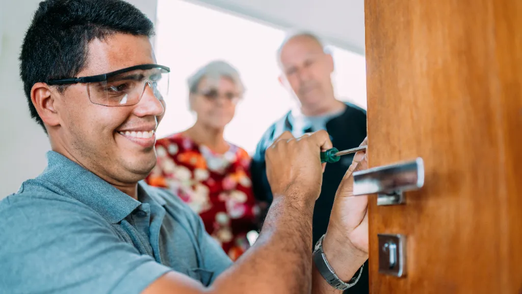 The Advantages of Hiring a Professional Locksmith